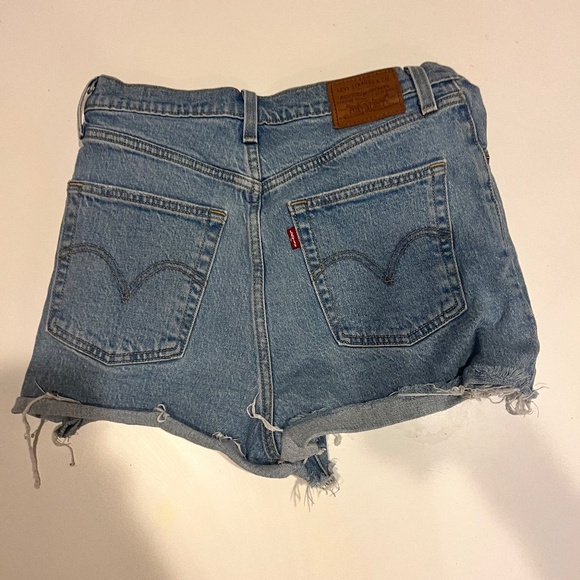 Levi's Jean Shorts - Picture 5 of 6